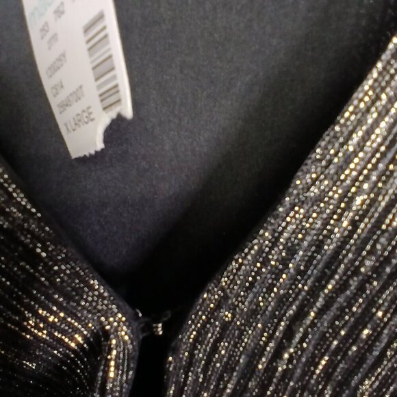 NWT Maurices Black and Gold metallic shimmer wrap Top size XL - Picture 7 of 8